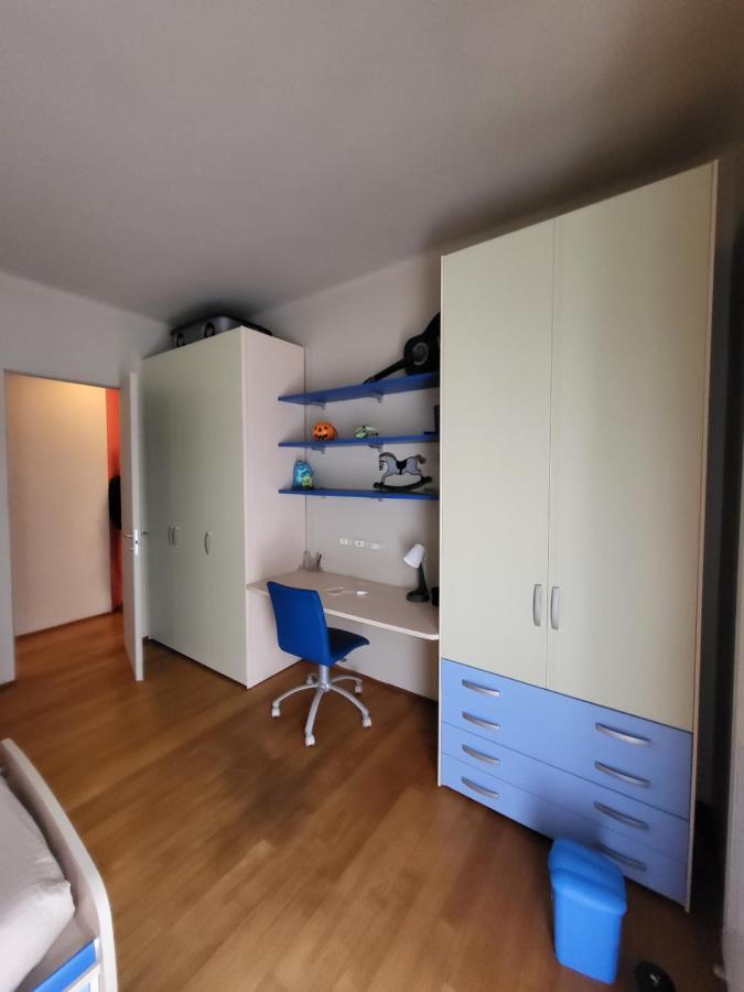 Greige Apartment Специя Екстериор снимка