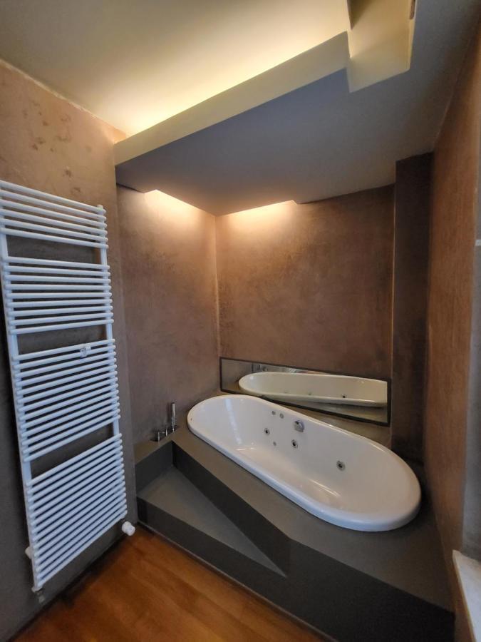Greige Apartment Специя Екстериор снимка
