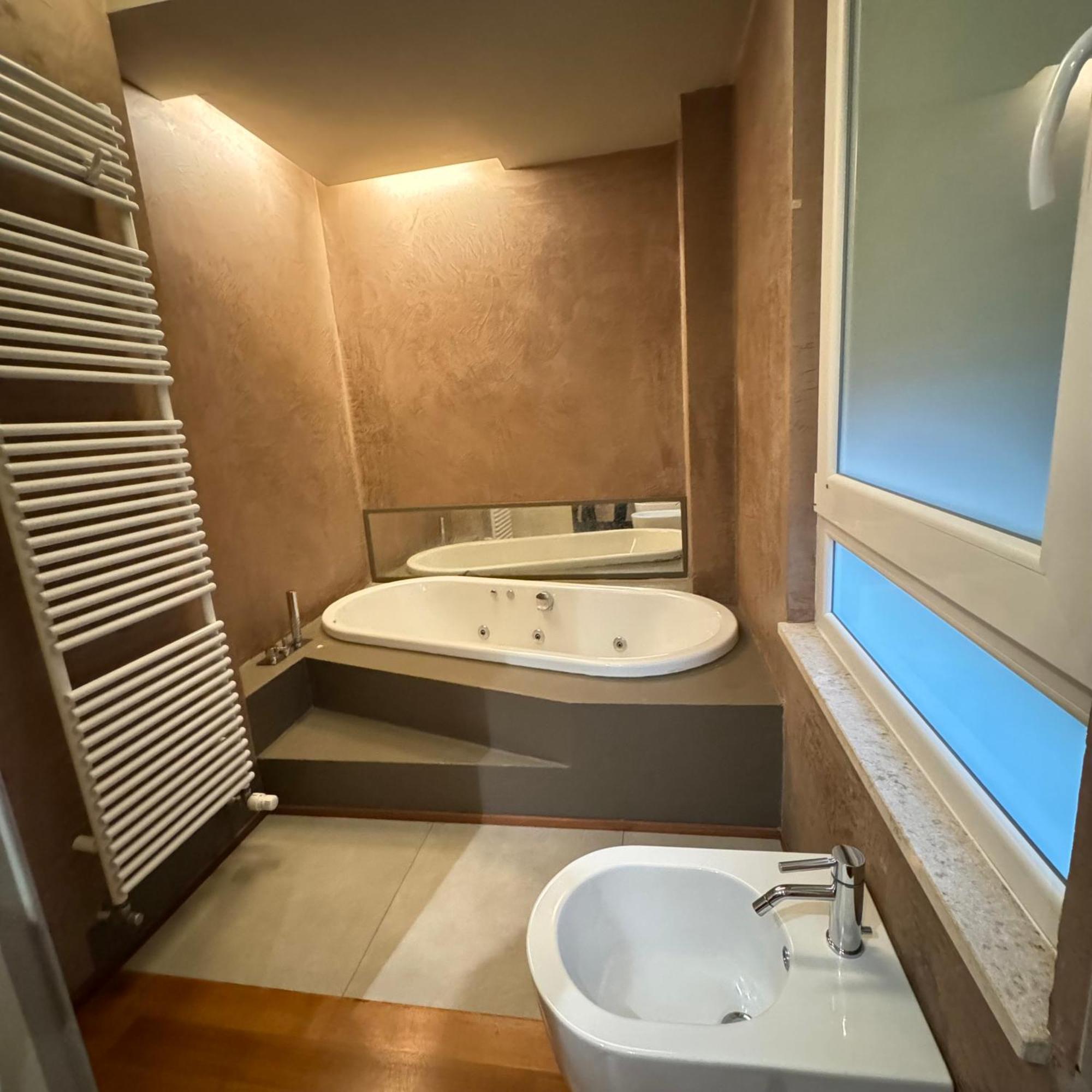 Greige Apartment Специя Екстериор снимка