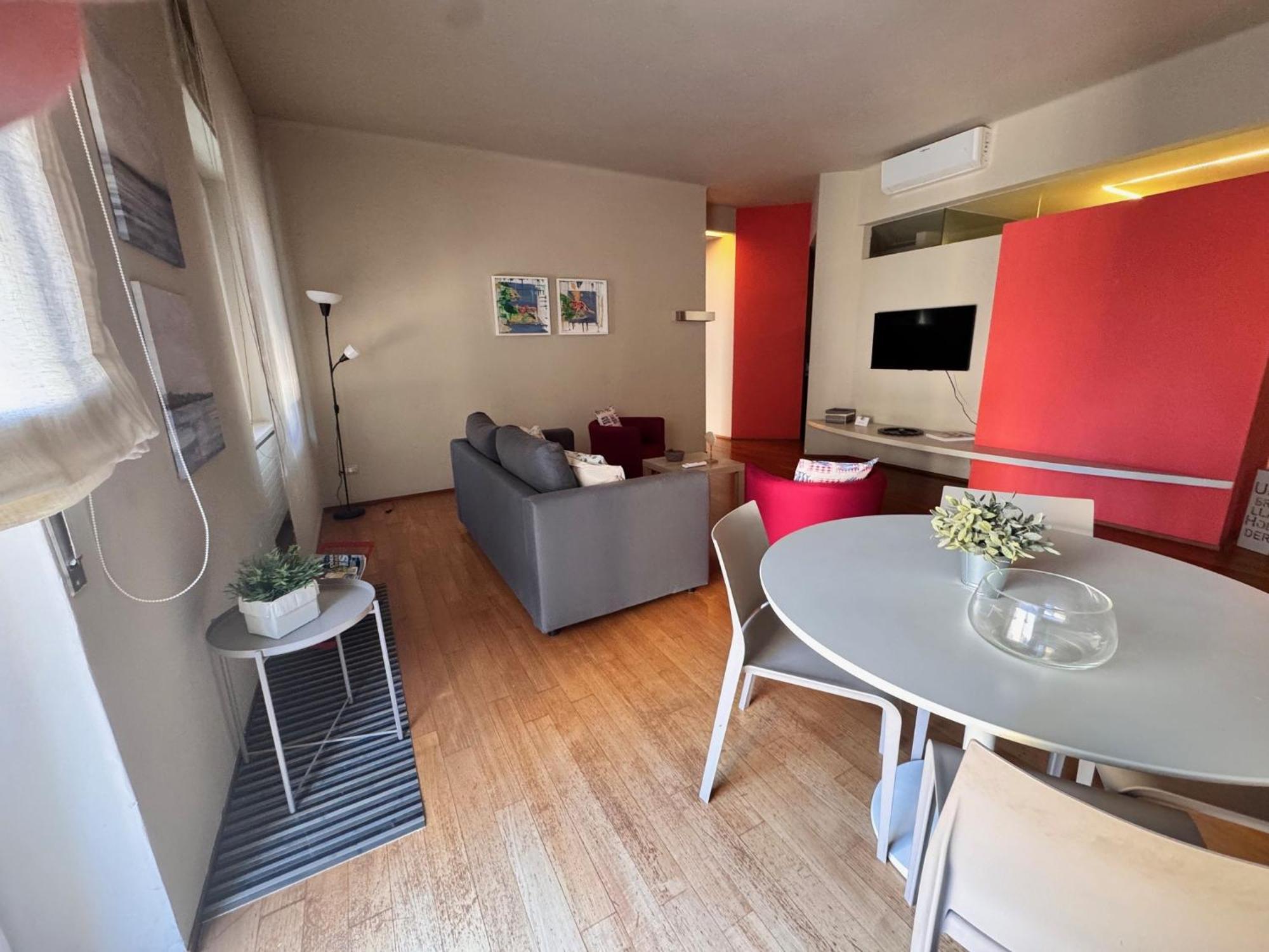 Greige Apartment Специя Екстериор снимка