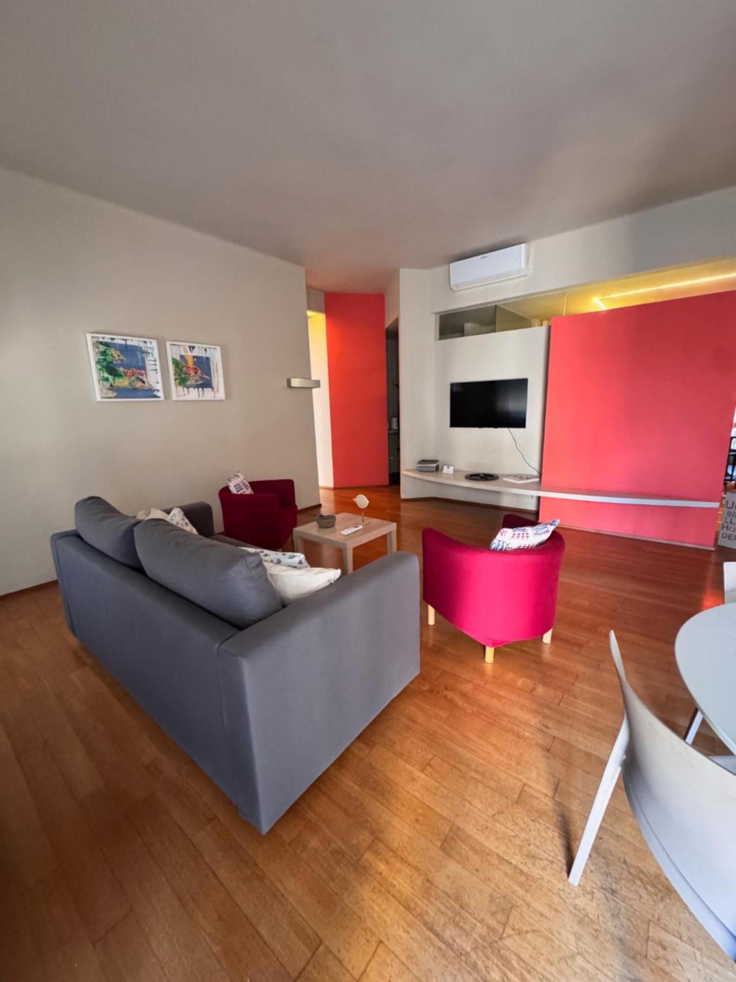 Greige Apartment Специя Екстериор снимка